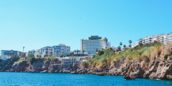 Antalya'da denizde boğulan iki gencin cesedi bulundu
