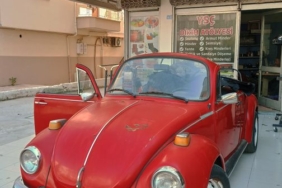 Antalya'da iki otomobil çarpıştı, 2 yaralı