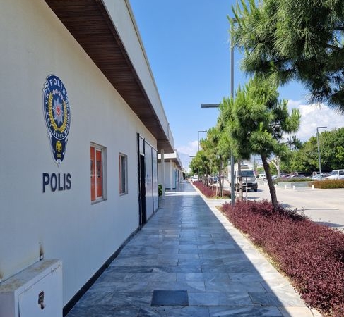 Antalya'da kaçak tütün operasyonunda 785 kilogram tütün ele geçirildi