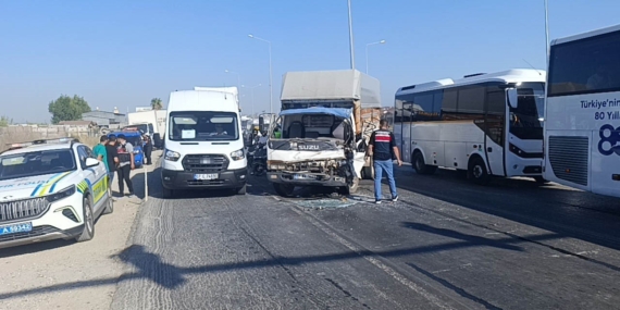 Antalya'da kamyon kazası, 5 kilometre araç kuyruğu oluştu
