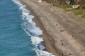 Antalya'da plajda hırsızlık yapan kişi yakalandı