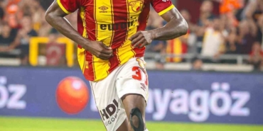 Anthony Dennis, Al-Jazira Club'a transfer oldu