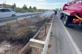 ARAÇTAN ATILAN İZMARİT REFÜJDE YANGIN ÇIKARDI