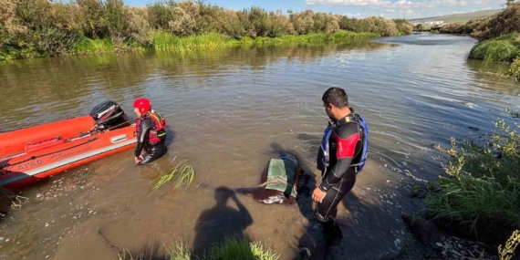 Ardahan'da Atıyla Nehre Giren Çoban Kayboldu