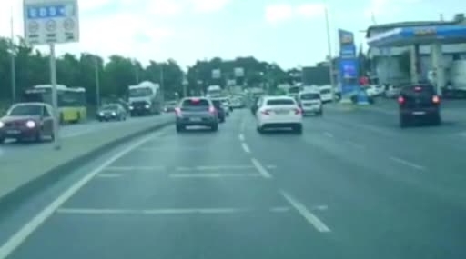 Arnavutköy'de motosiklet kazası: Sürücü hafif yaralı