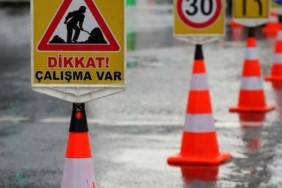 Arnavutköy'de yol çalışması trafiği felç etti