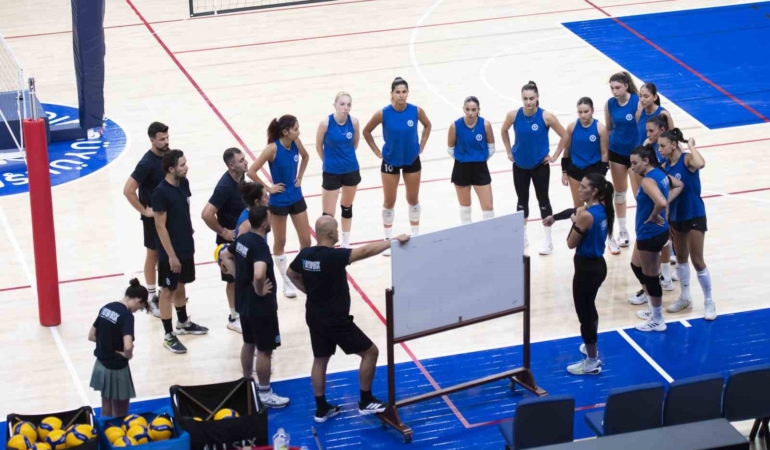 Aydın Büyükşehir Belediyespor Kadın Voleybol Takımı yeni sezona başladı