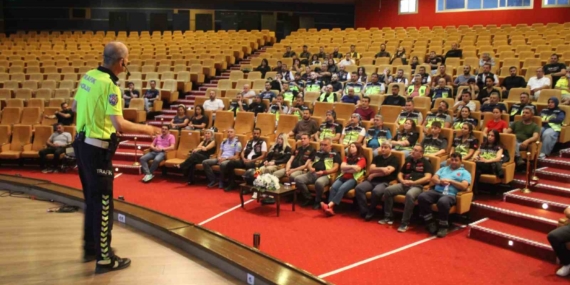 Aydın'da 200 motosiklet sürücüsüne güvenli sürüş eğitimi verildi