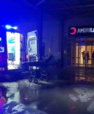 Aydın'da minibüs tarlaya uçtu: 1 ölü, 2 yaralı