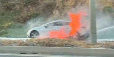 Aydın'da seyir halindeki otomobilde yangın çıktı