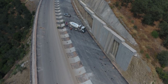 Bağcılar'da hafriyat kamyonu motosikletliye çarptı, hayatını kaybetti