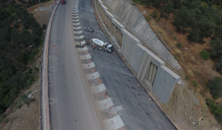 Bağcılar'da hafriyat kamyonu motosikletliye çarptı, hayatını kaybetti