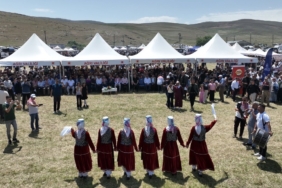 Balık Gölü'nde Şenlik Coşkusu: Ağrı'nın Doğal Güzellikleri