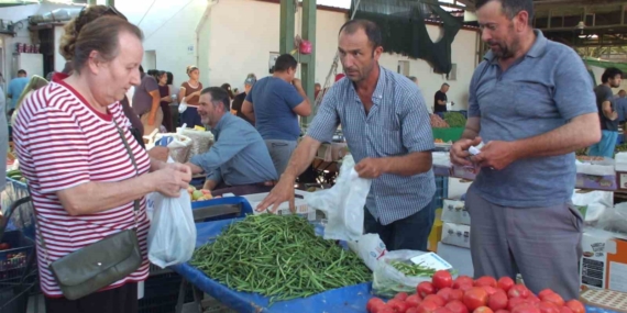 Balıkesir Burhaniye'de organik ürünler pazarı açıldı