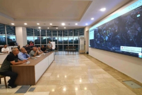Balıkesir Sındırgı'daki orman yangınına müdahale devam ediyor