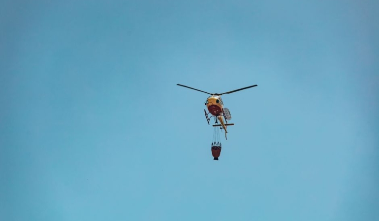 Balıkesir'deki yangına 6 uçak ve 6 helikopterle müdahale