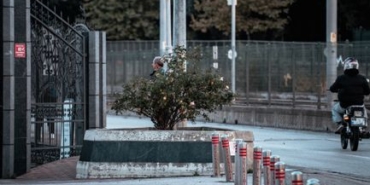 Bandırma'da ters yönde giden otobüs motosikletle çarpıştı