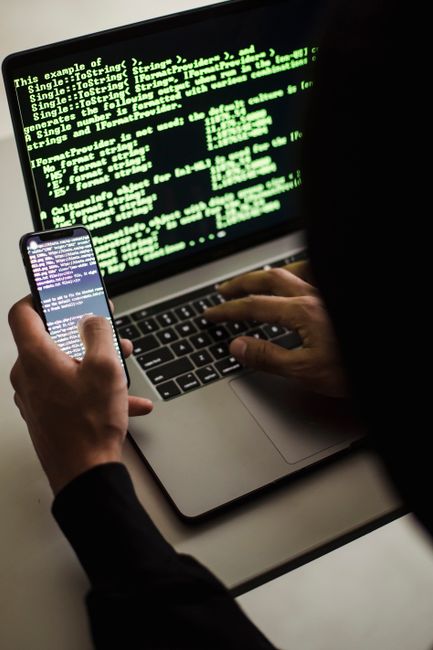 Başakşehir'de telefoncuya hırsızlık: 400 bin lira değerinde telefon çalındı