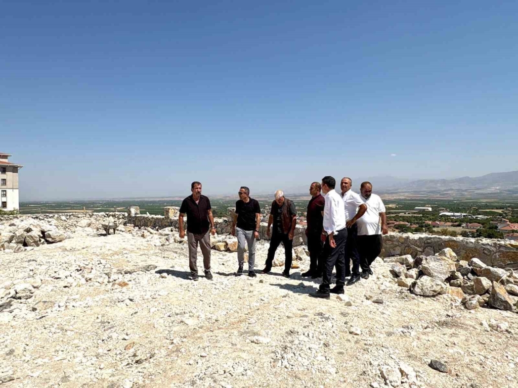 Başkan Ulutaş, Akçadağ'daki Mahalle İhtiyaçlarını İnceledi