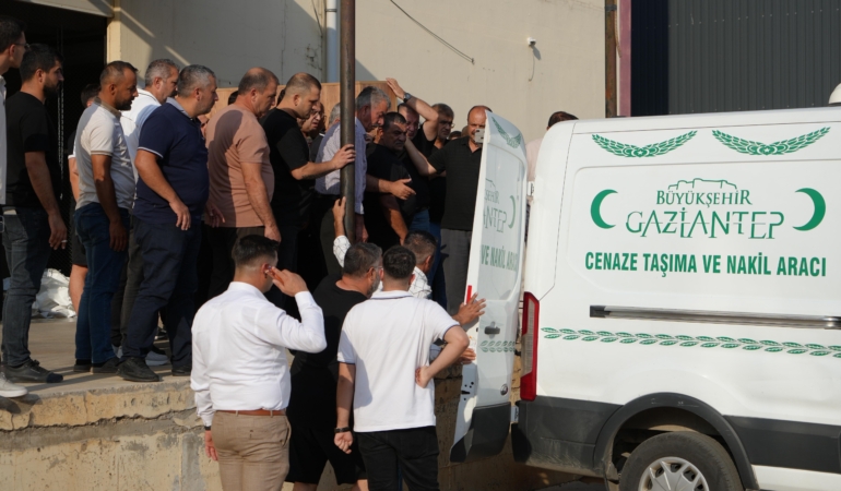 BATAN GEMİDE HAYATINI KAYBEDEN NİHAT BALYEMEZ'İN CENAZESİ GAZİANTEP'E GETİRİLDİ