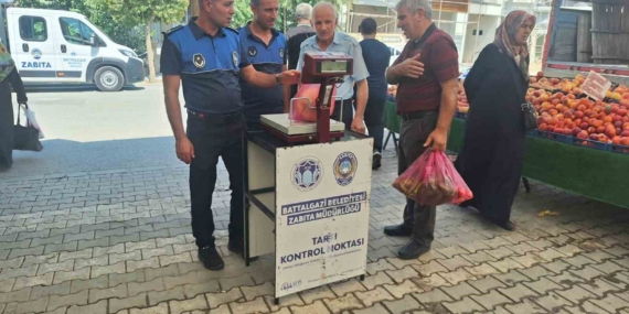 Battalgazi'de semt pazarlarına denetim devam ediyor