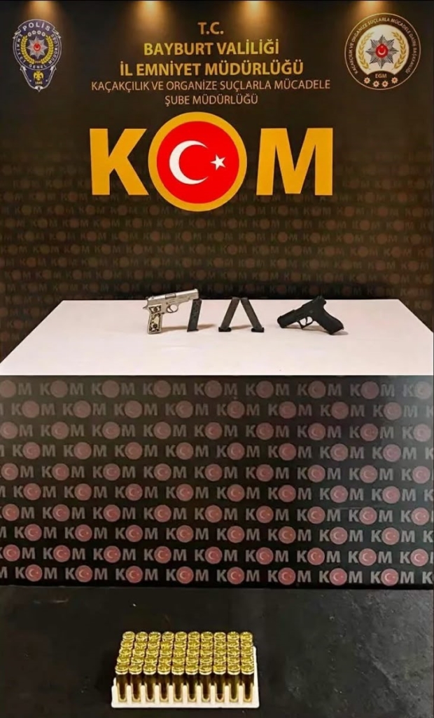 Bayburt'ta kaçakçılık operasyonunda 8 şüpheli gözaltına alındı