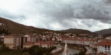 Bayburt'ta sıcak hava serinleme arayışını artırdı