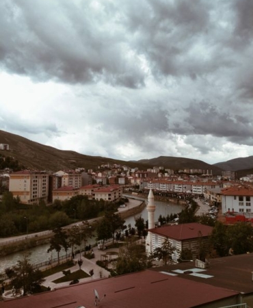 Bayburt'ta sıcak hava serinleme arayışını artırdı