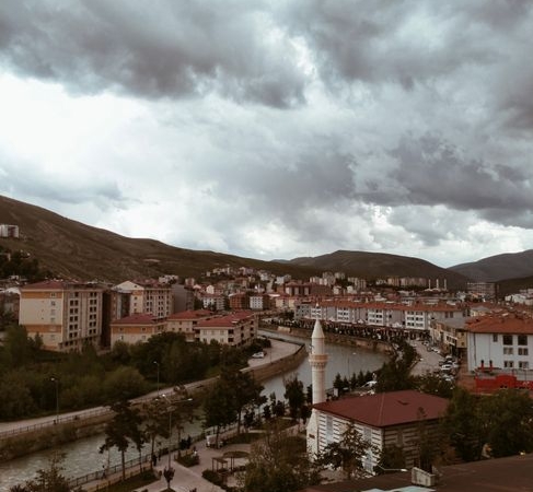 Bayburt'ta sıcak hava serinleme arayışını artırdı