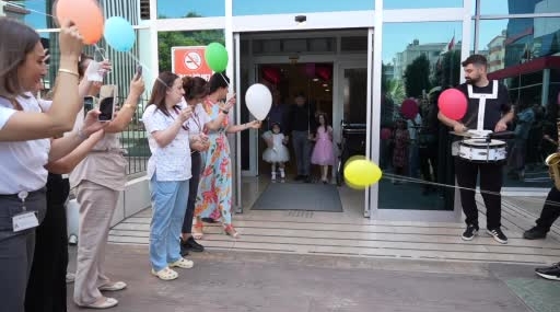 Berra Akarsu doğum gününde lösemiyi yendi