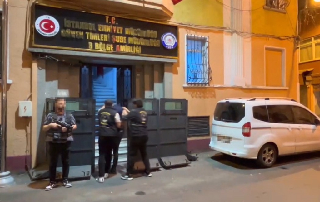 Beyoğlu'nda yankesicilik yapan şüpheli kısa sürede yakalandı