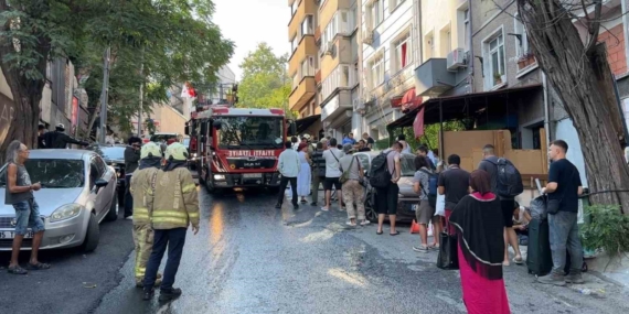 Beyoğlu'ndaki otel yangınında 17 kişi tahliye edildi