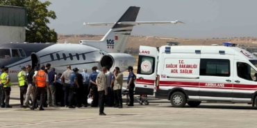Bıçaklanan Melih Meriç, İstanbul'a ambulans uçakla sevk edildi