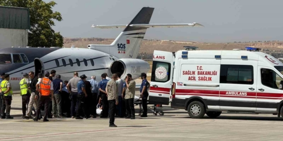 Bıçaklanan Melih Meriç, İstanbul'a ambulans uçakla sevk edildi