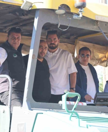 Bilecik'te Başkan Durgut, asfalt serim çalışmalarını başlattı