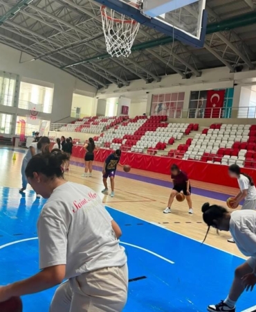 Bilecik'te Koruma Altındaki Çocuklara Basketbol Eğitimi
