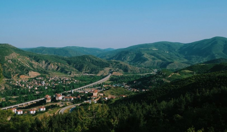 Bilecik'te Tarihi Demirköprü ve Meryem Dağı İncelemesi