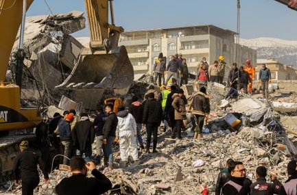Bilecik'te deprem riski nedeniyle Atatürk Ortaokulu yıkılıyor