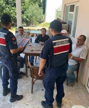 Bilecik'te jandarma dolandırıcılık konusunda vatandaşları uyardı