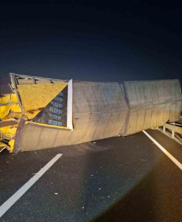 Bilecik'te karavan devrildi, bir kişi yaralandı