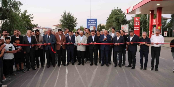 Binali Yıldırım Caddesi Çayırlı'da Hizmete Açıldı