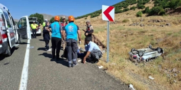 Bingöl'de hafif ticari araç takla attı, 6 kişi yaralandı