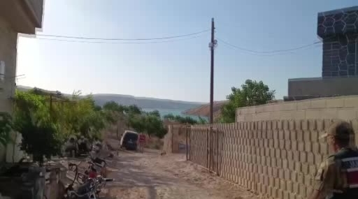 Birecik'te fotoğraf çekerken Fırat Nehri'ne düşen genç kız boğuldu