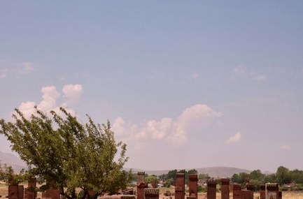 Bitlis'te 30 bisikletli Ahlat'ta tarihi mirası keşfetti