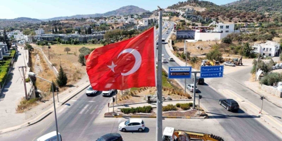 Bodrum'daki bayrak direkleri bakım çalışmaları tamamlandı