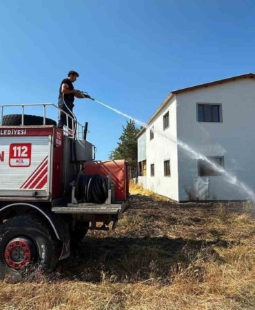 Bolu'da kereste fabrikası yanmadan yangın kontrol altına alındı