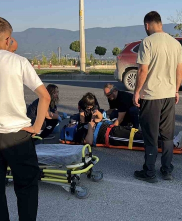 Bolu'da motosiklet ve otomobil çarpıştı, 2 kişi yaralandı