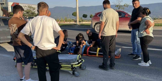 Bolu'da motosiklet ve otomobil çarpıştı, 2 kişi yaralandı