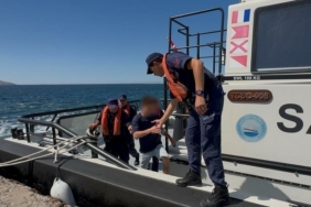 Bozcaada açıklarında gemide rahatsızlanan personel tahliye edildi