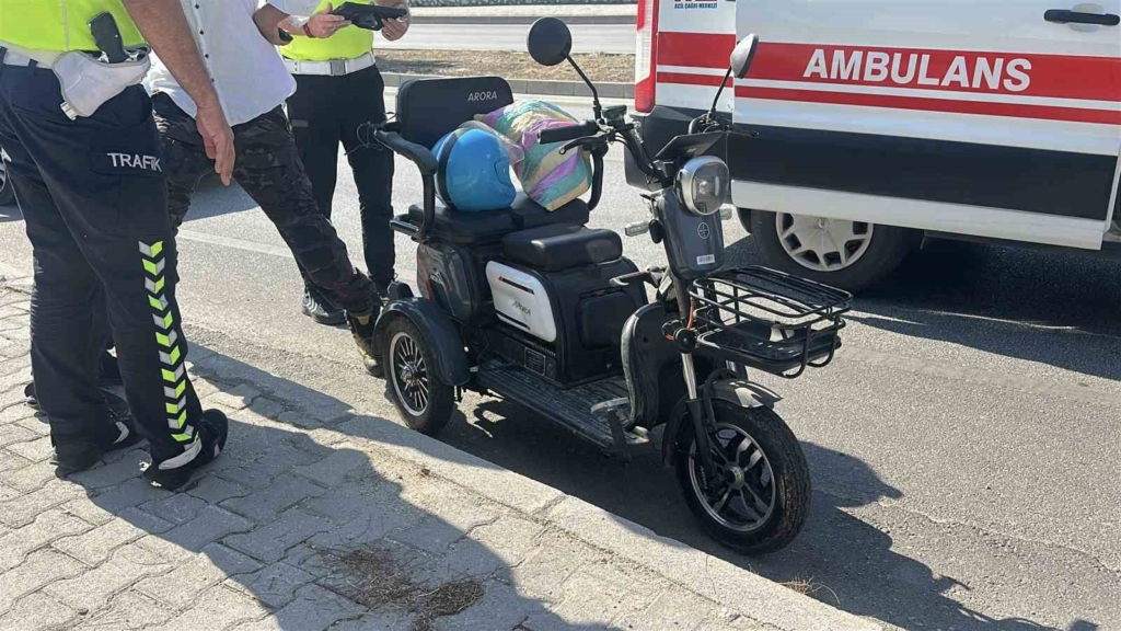 Burdur'da 3 tekerlekli motosiklet kazasında sürücü yaralandı